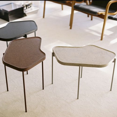 Moderner Couchtisch - POND - Swedese Möbler - Esche / Stein / Gestell aus Stahl