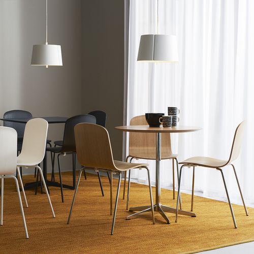 Moderner Bistrotisch - RONDO - Swedese Möbler - Laminat / Eiche / Marmor