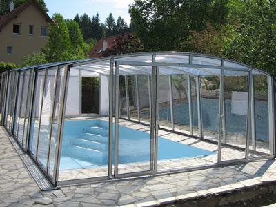 Hohe Schwimmbadüberdachung - CARAT - VÖROKA - teleskopisch / Aluminium / mit manueller Bedienung