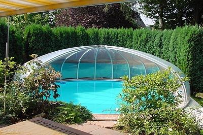 Hohe Schwimmbadüberdachung - RUND - VÖROKA - teleskopisch / Aluminium / mit manueller Bedienung