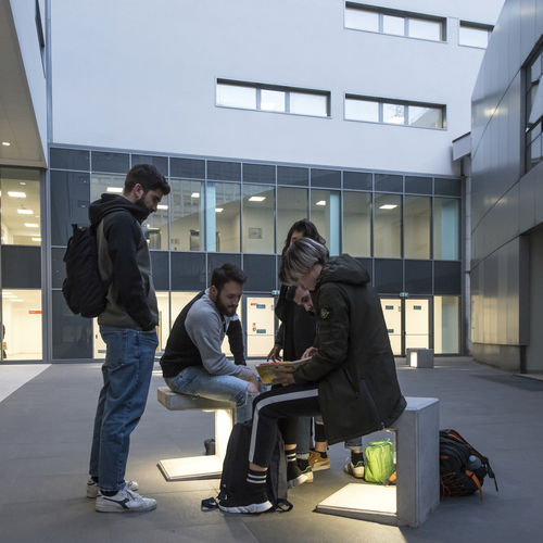 Moderner Hocker - EOS - Calzolari - Beton / Kunststein / Gestell aus Beton