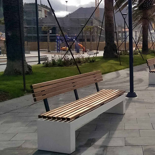 Moderne Bank für den öffentlichen Raum - ANDROMEDA WOOD - Calzolari - Tropenholz / Kiefer / Stahlbeton