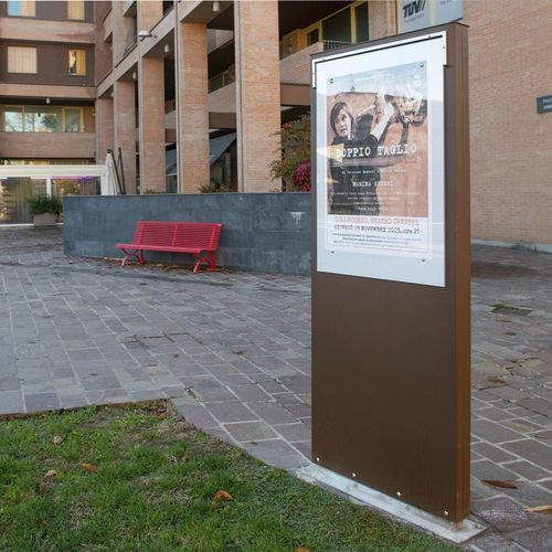 Werbestele - NEW NETTUNO - Calzolari - für Außenbereich / für öffentliche Bereiche / für städtische Bereiche