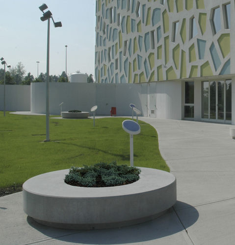 Moderne Bank für den öffentlichen Raum - ROLLER - Calzolari - Beton / Kunststein / ohne Rückenlehne