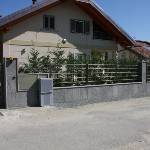 Zaun mit Stangen - MODULE PIETRA ARDESIA - MASPE PAVINGS - für Wohnhaus / Beton