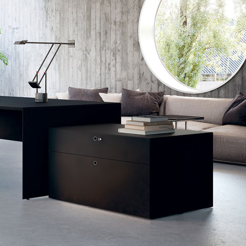 Niedriger Aktenschrank - QUARANTA5 - Fantoni - Laminat / Holz / mit Flügeltür