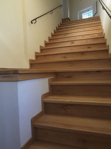 Gerade Treppe - STAIRS - ANTICO TRENTINO DI LUCIO SRL - viertelgewendelt / Wendel / Holzstufen