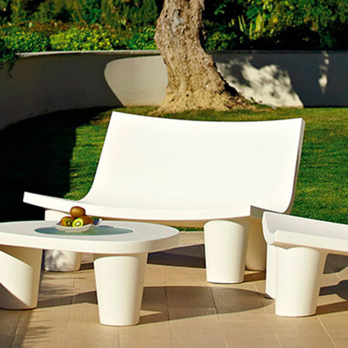 Moderne Gartenbank - LOW LITA LOVE - SLIDE - Polyethylen / mit Rückenlehne / für den Innenraum