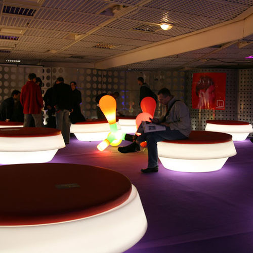 Modernes Sitzkissen - GIÒ - SLIDE - Polyethylen / rund / beleuchtet