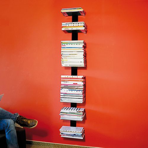 Präsentierregal für Zeitungen und Zeitschriften - BOOKSBAUM MAGAZINE BIG - RADIUS DESIGN - pulverbeschichteter Stahl
