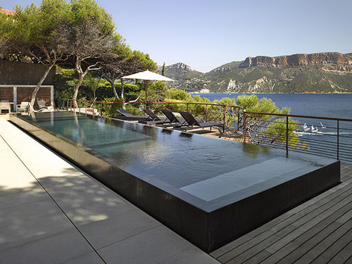 Schwimmbecken für Außenbereich - PISCINE MIROIR SEMI ENTERREE MARSEILLE - PISCINES CARRE BLEU - teileingebaut / Beton / Endlos