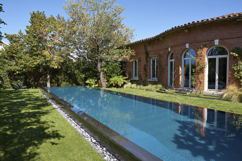 Überlaufschwimmbecken - PORTELLI TOULOUSE - PISCINES CARRE BLEU - Schwimmbahn / für Außenbereich / teileingebaut