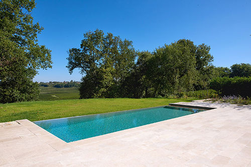 Überlaufschwimmbecken - VERT D'EAU PERIGUEUX - PISCINES CARRE BLEU - maßgefertigt / für Außenbereich / erdverlegt