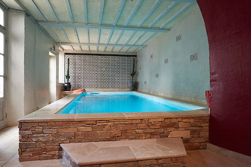 Schwimmbecken für den Innenraum - PISCINE INTERIEURE LE MANS - PISCINES CARRE BLEU - zum Aufstellen / Beton / Stein