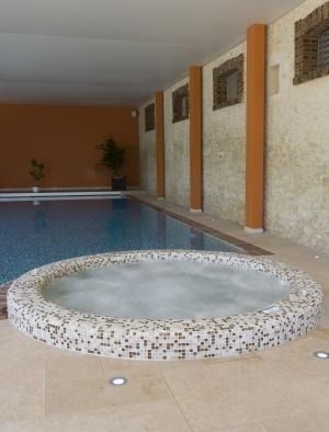 Einbau-Whirlpool - ORLÉANS - PISCINES CARRE BLEU - rund / Sechssitzer / Mosaik