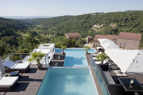 Überlaufschwimmbecken - CHALVÊCHES À FAUGÈRES - PISCINES CARRE BLEU - Schwimmbahn / maßgefertigt / für Außenbereich