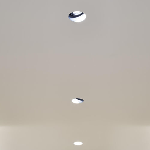 Strahler für Deckeneinbau - PIÙ R PIANO IN SEAMLESS - Occhio - LED / rund / Objekteinrichtung