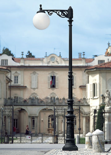 Straßenlaterne - GLOBE 500 - Fumagalli - klassisch / PMMA / Harz