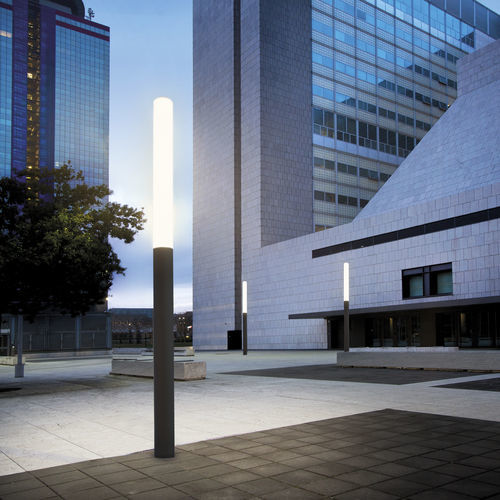 Moderne Leuchtsäule - CIGARETTE - Simes - extrudiertes Aluminium / Polycarbonat / LED