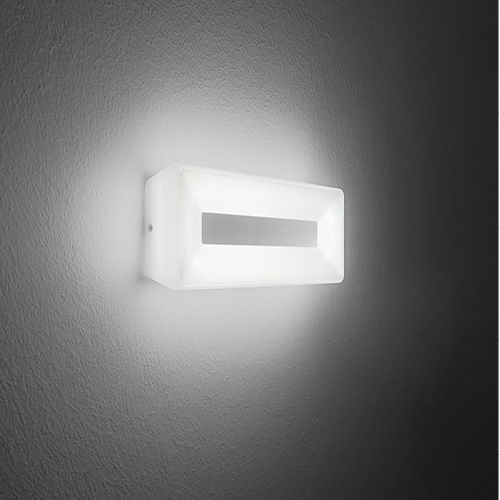 Moderne Wandleuchte - STADIUM - LINEA LIGHT GROUP - für Außenbereich / Polycarbonat / Polypropylen
