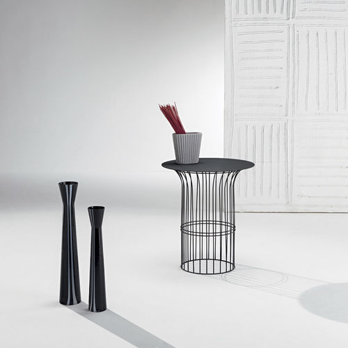 Moderner Beistelltisch - CIRCLE - Siru Lighting - aus lackiertem Stahl / Gestell aus bemaltem Stahl / rund