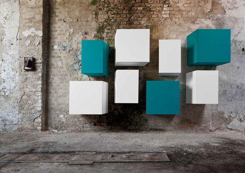 Wandmontiertes Regal - CUBE - minottiitalia - originelles Design / Holz / lackiertes Holz