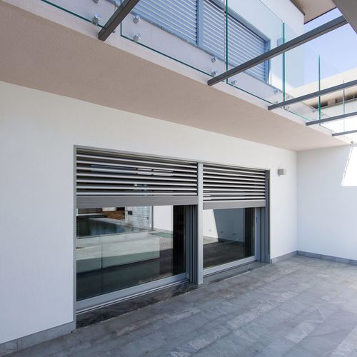 Aluminium-Sonnenschutzlamelle - CARMINATI SERRAMENTI. - extrudiertes Aluminium / aus lackiertem Aluminium / Legierung