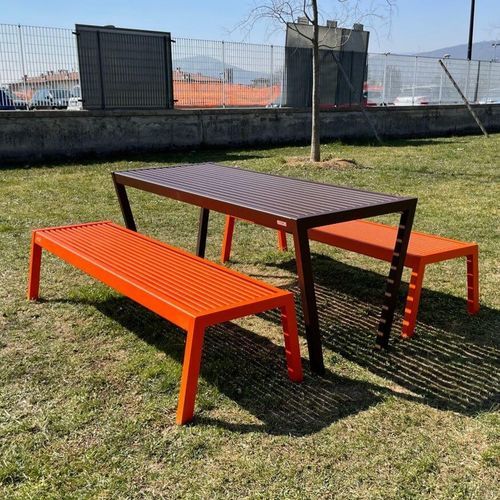 Moderner Tisch - CASTEO TA WPC - CITY DESIGN - WPC / galvanisiertem Stahl / Gestell aus galvanisiertem Stahl