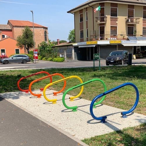 Bodenstehender Fahrradständer - OPEN - CITY DESIGN - mit integrierter LED-Beleuchtung / gesichert / horizontal