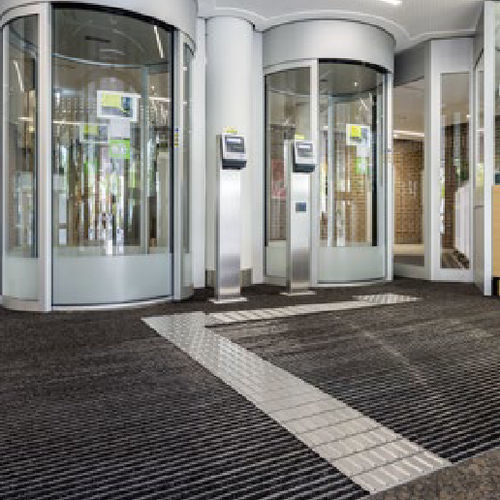 Taktiles Bodenleitsystem / Edelstahl - DIPLOMAT ORIGINAL SPIN®SAFE - emco Bautechnik GmbH - mit Blindenleitsystem