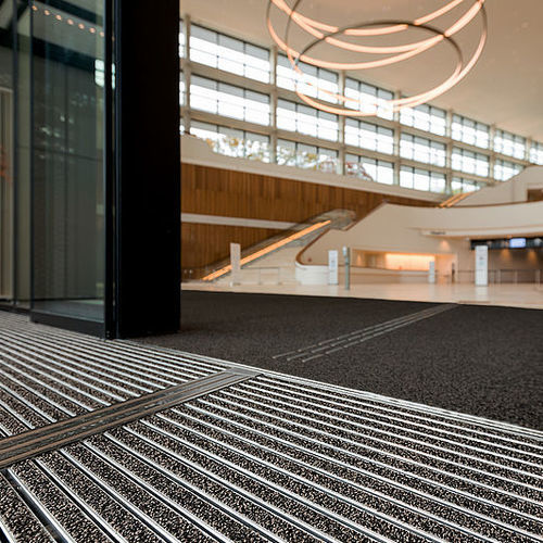 Taktiles Bodenleitsystem / Edelstahl - MARSCHALL PREMIUM SPIN®SAFE - emco Bautechnik GmbH