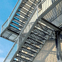 Blech-Stufe - STAIRTREADS - GRIDIRON S.P.A. - Unipersonale - rutschfest / Gitter