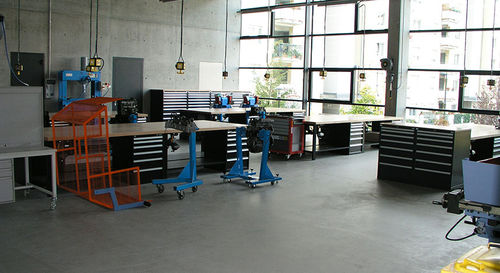 Epoxidbodenbelag - BASIC GF - IPM ITALIA - für Dienstleistungsbereich / Hochglanz / Betonoptik
