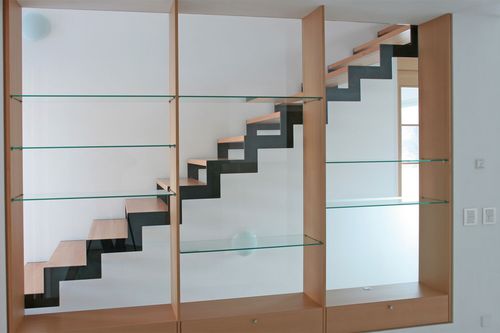 Gerade Treppe - F 106 - METALL CONCEPT - halbgewendelt / Holzstufen / mit Metallstruktur