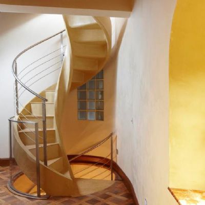 Wendeltreppe - ELI CA 12 - RIZZI - schrägverzahnt / Betonstufen / mit Betonstruktur