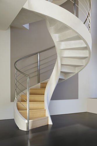 Wendeltreppe - ELI CA 04 - RIZZI - mit Stufen aus Eiche / mit Betonstruktur / modern