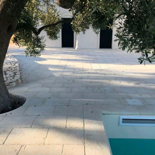Steinbodenbelag - BIANCO CAVE - für den Außenbereich / für Garten / für Gesundheitseinrichtungen
