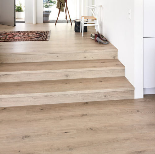 Gerade Treppe - tilo GmbH - Holzstufen / mit Holzstruktur / für Privatgebrauch