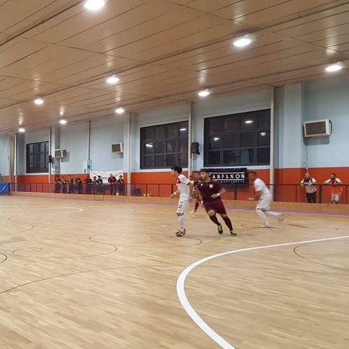 Sportboden für den Innenraum - ZETA SYSTEM - MONDO - Holz / Polyurethan / für Mehrzweck-Sporthallen