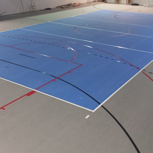 Sportboden für den Innenraum - POWERPLAY™ - MONDO - Synthetik / für Mehrzweck-Sporthallen / dauerhaft