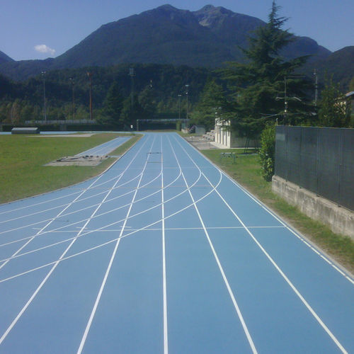 Sportboden für den Innenraum - MONDOTRACK® FUNCTIONAL - MONDO - für Außenbereich / Gummi / für Mehrzweck-Sporthallen