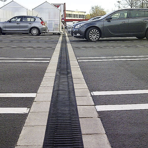 Gitter-Abflussrinne - RECYFIX MONOTEC - HAURATON - Verbundwerkstoff / Polypropylen / Verkehr