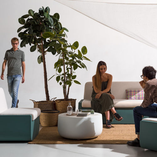 Moderner Couchtisch - bold - PLUSt COLLECTION - HPL / Gestell aus Polyethylen / rund
