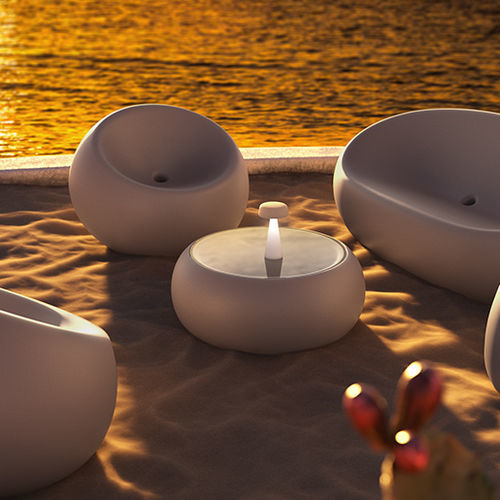 Moderner Couchtisch - boom - PLUSt COLLECTION - Glas / Gestell aus Polyethylen / rund