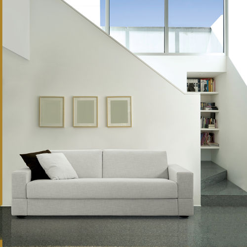 Bettsofa - Brian - Milano Bedding - modern / Stoff / mit Armlehnen