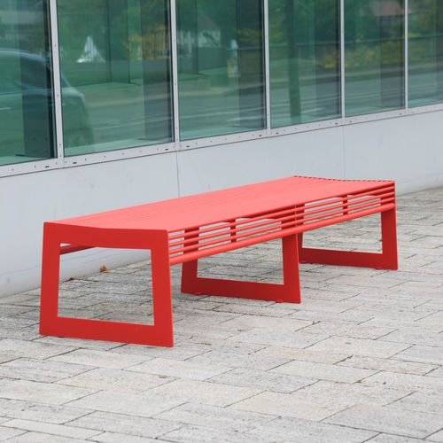 Moderne Bank für den öffentlichen Raum - SIARDO 30R - BENKERT BÄNKE - lackierter Edelstahl / 100% recycelbar