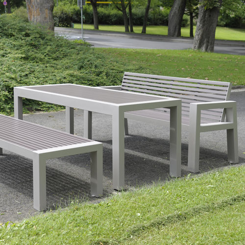 Moderner Tisch - COMFONY 10 - BENKERT BÄNKE - lackierter Edelstahl / PET / Gestell aus Edelstahl