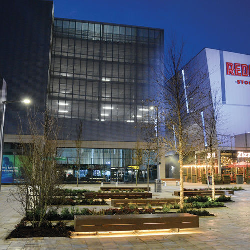 Moderne Bank für den öffentlichen Raum - BIG HARRIS - METALCO - WPC / COR-TEN®-Stahl / aus lackiertem Stahl