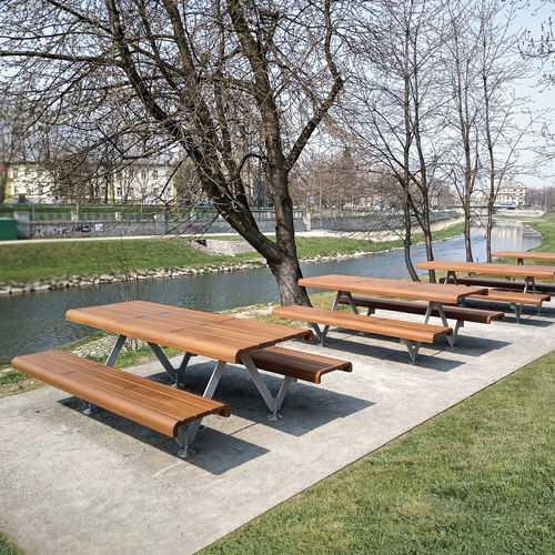 Moderner Picknicktisch - AIR – L - METALCO - Holz / Gestell aus heißlackiertem Stahl / Gestell aus Stahlblech