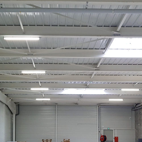 Moderne Deckenleuchte - LOU - SFEL - rohrförmig / Polycarbonat / LED